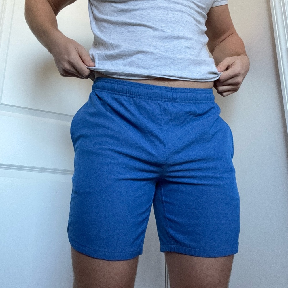 Rhone athletic stretch shorts 6” in medium